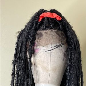 Distressed loc wig